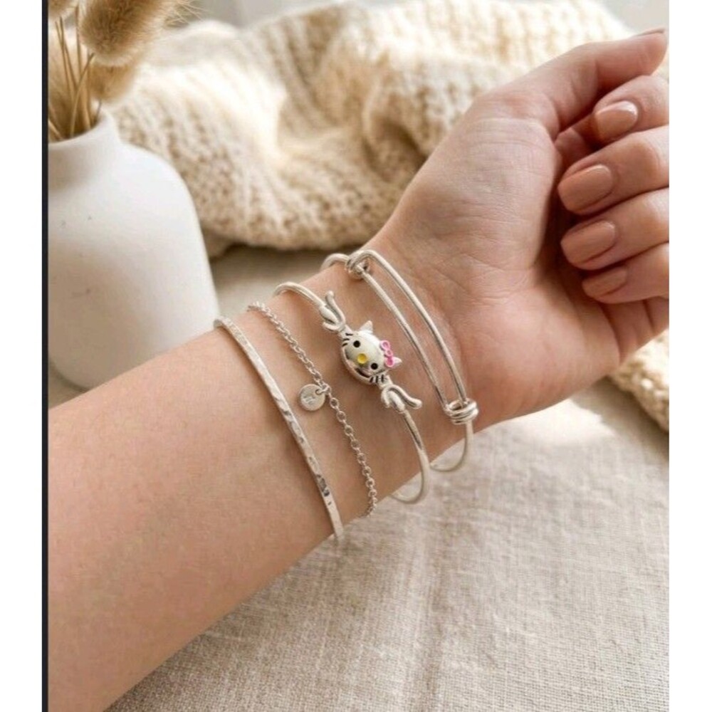 Silver Wire Expandable Bangle Bracelet Hello Kitty Angel Wings Pink Bow